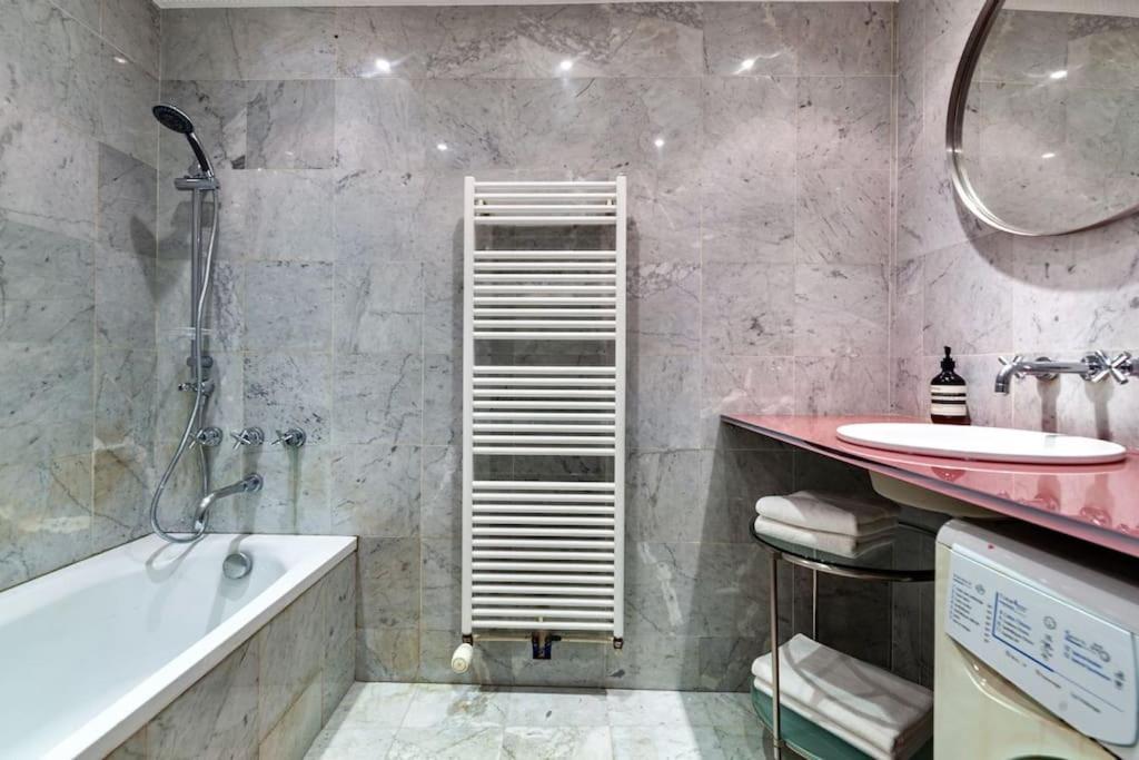 Charmant Appartement Au Coeur De Paris Eksteriør billede